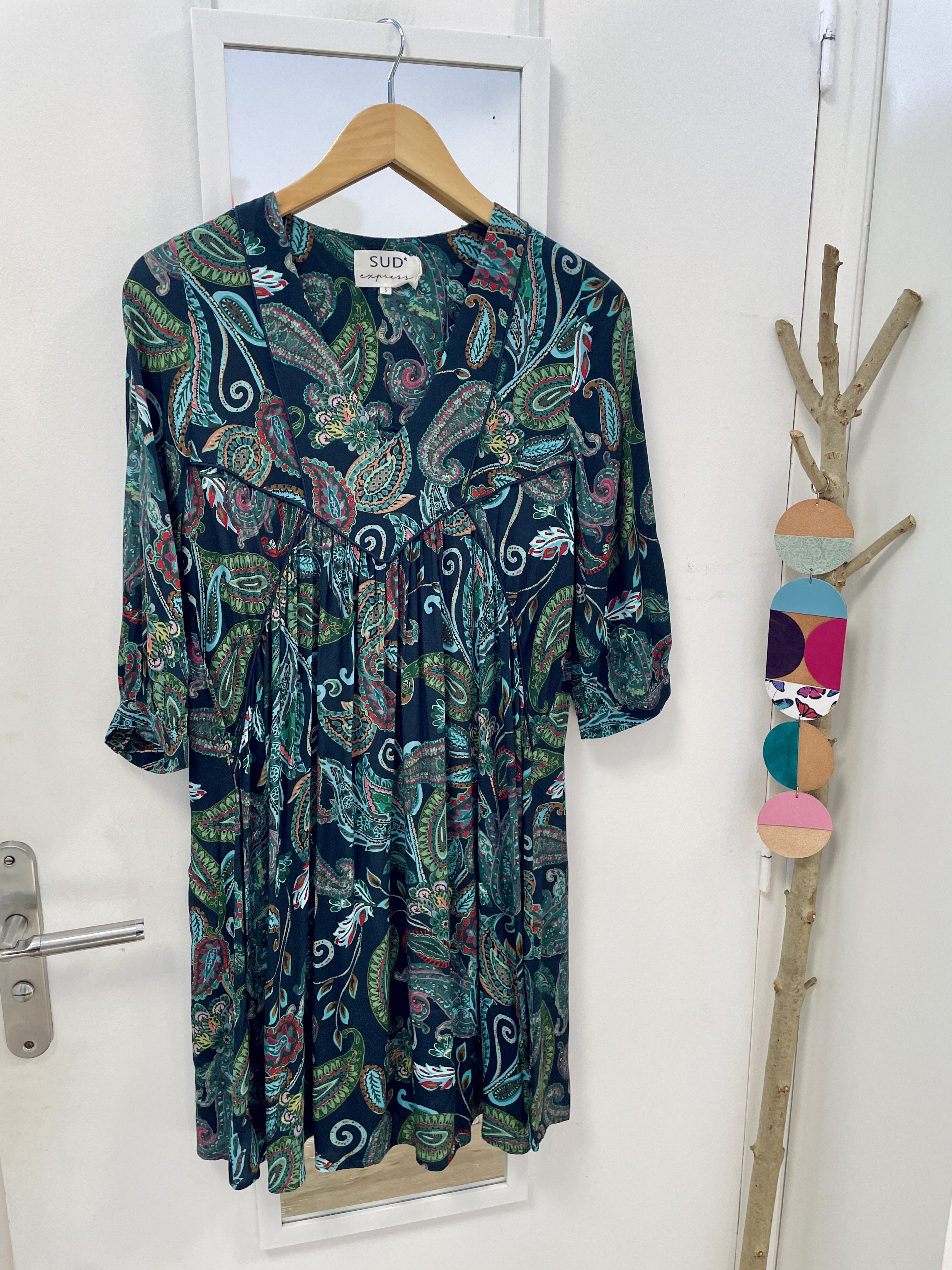 robe, seconde main, friperie, vêtements, prêt à porter, mode, kapsule éphémère, sud express