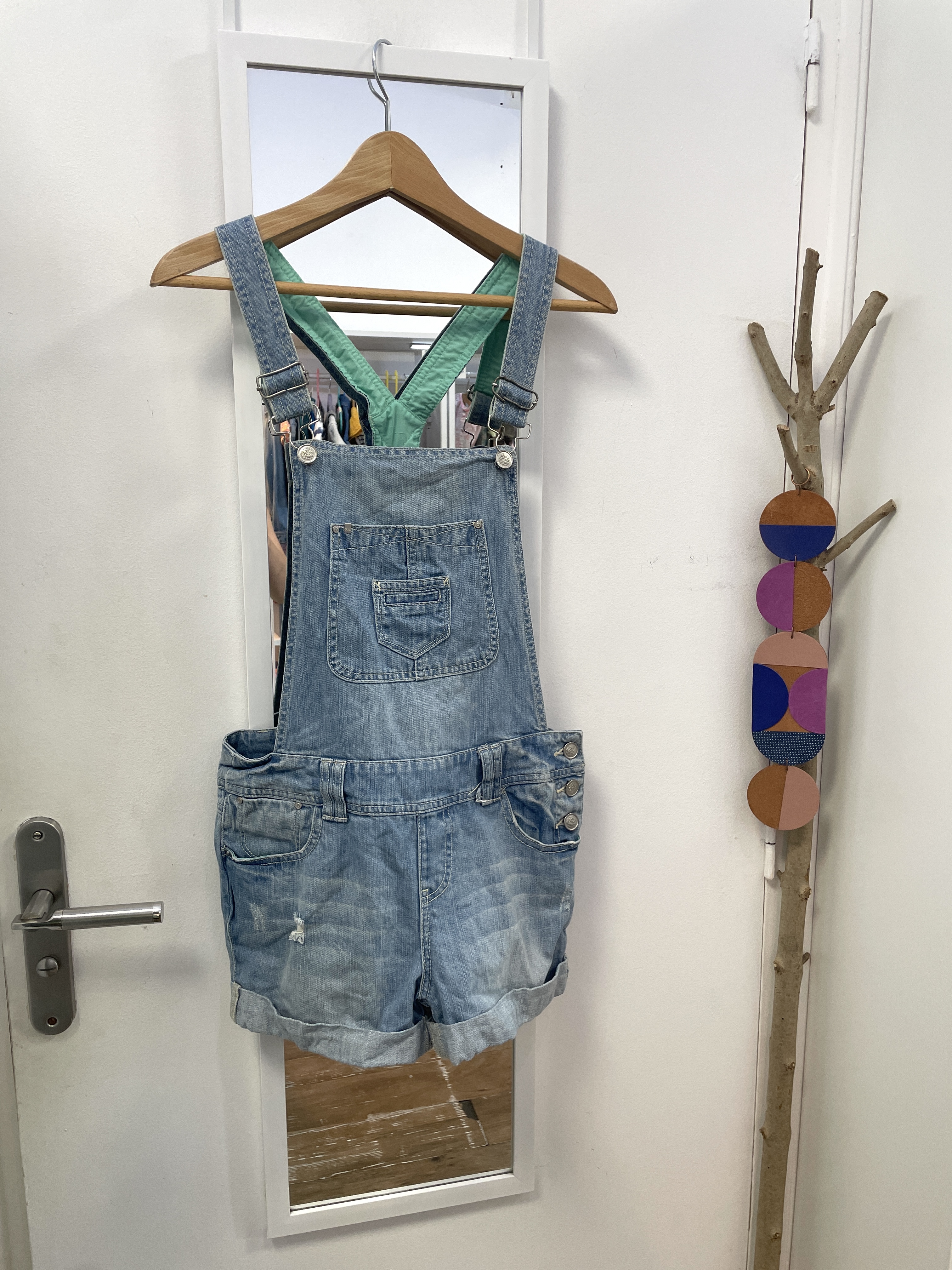 salopette, combishort, combinaison, vêtements d'occasion, friperie, seconde main, mode durable, prêt à porter, boutique nantaise, kapsule éphémère, pimkie