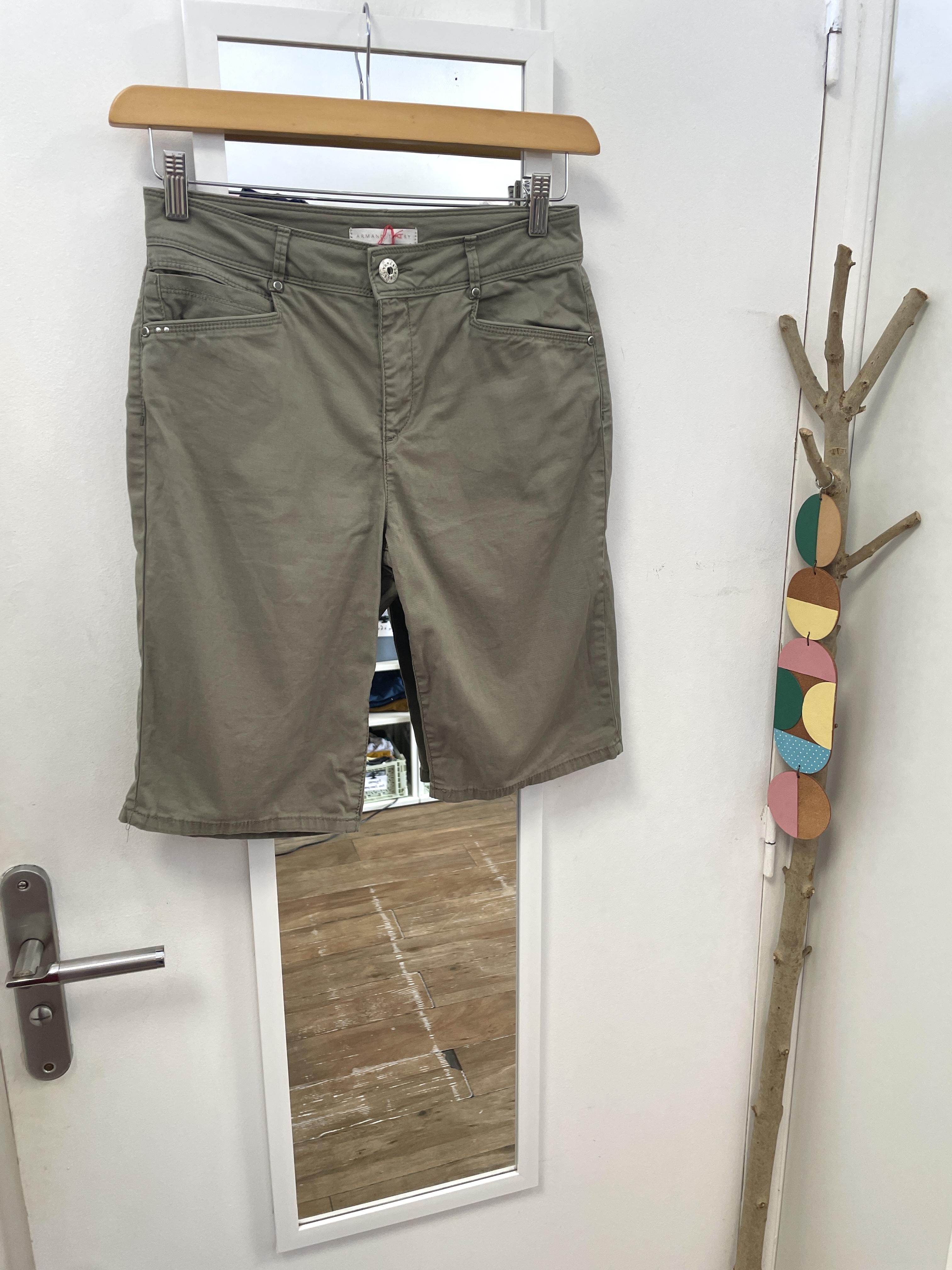 short, friperie, seconde main, vêtements, prêt à porter, mode, marque française, bermuda, armand thiery