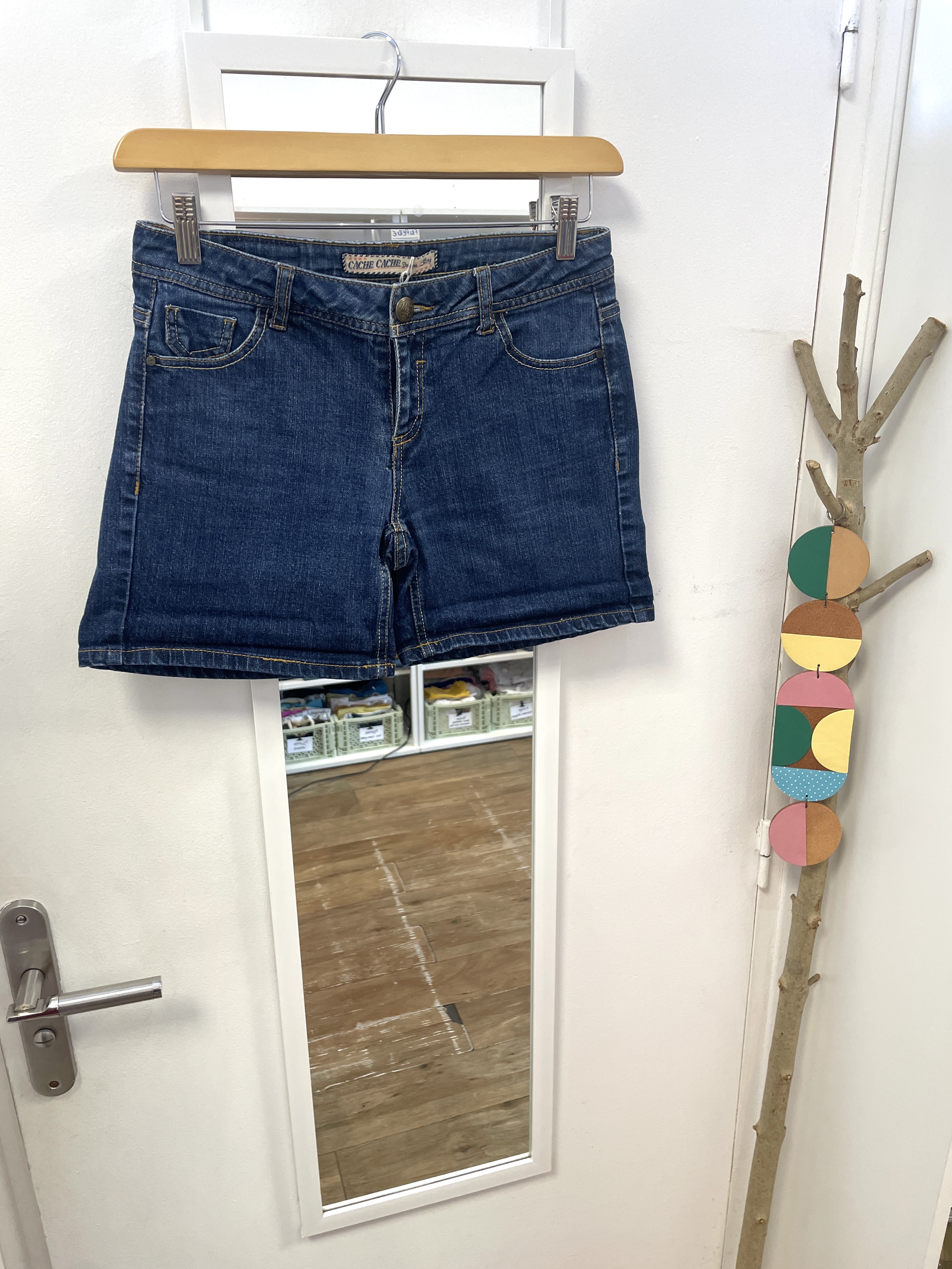 short, friperie, seconde main, vêtements, prêt à porter, mode, marque française, cache cache