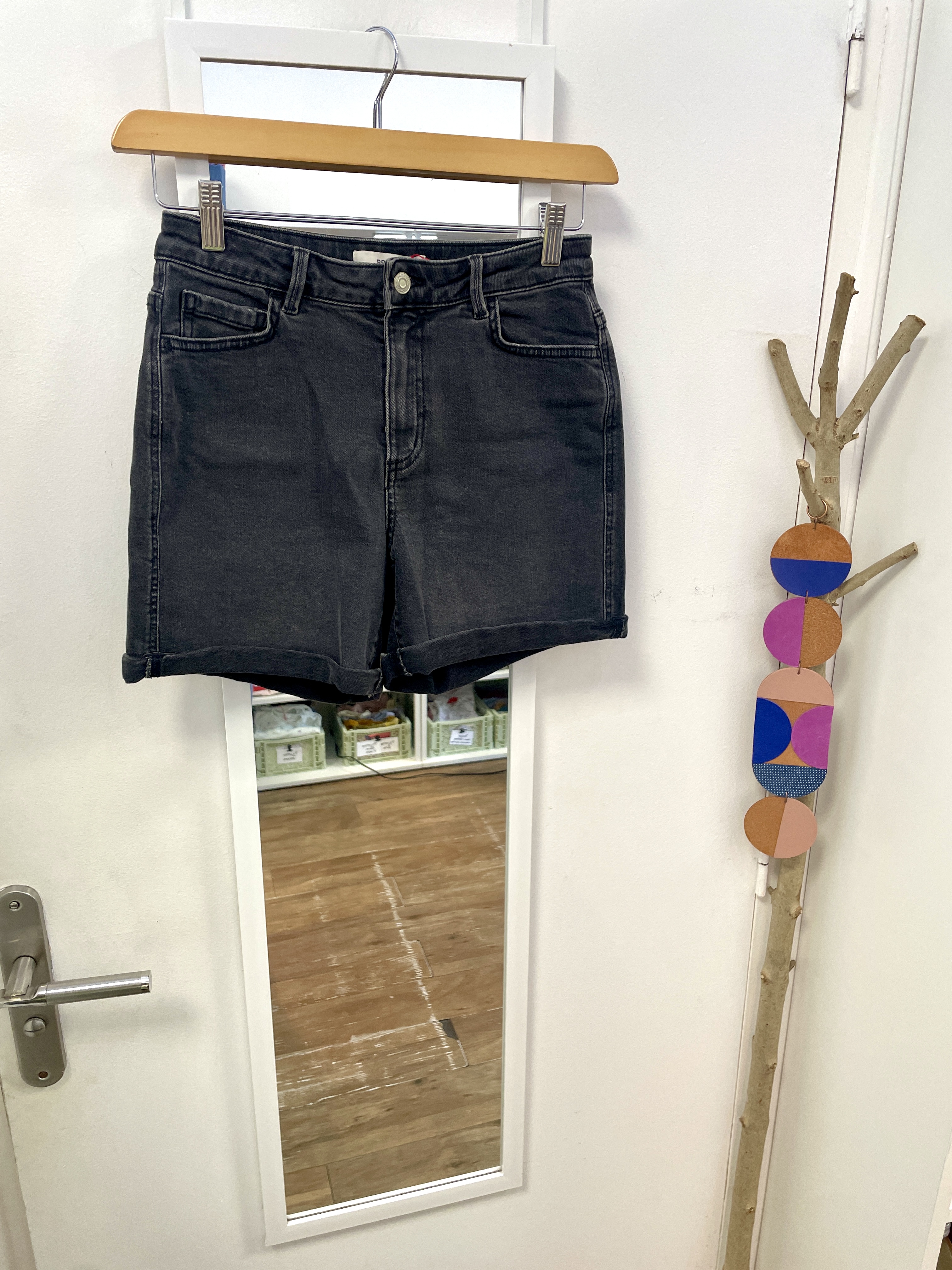 short, pantalon, vêtement d'occasion, mode durable, friperie, seconde main, boutique nantaise, kapsule éphémère, promod