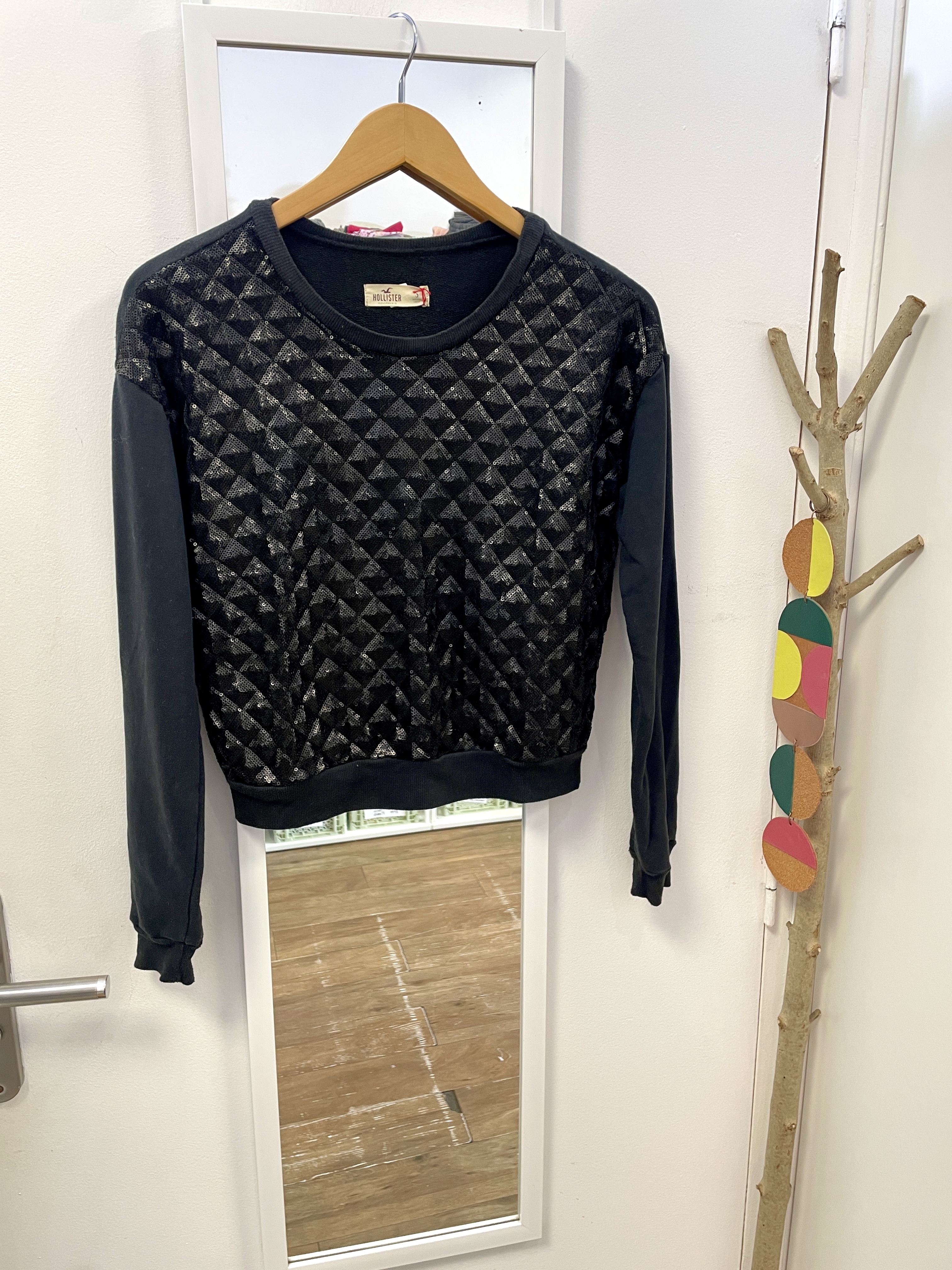 pull, vêtement, prêt à porter, mode, friperie, seconde main, marque française, kapsule éphémère, hollister