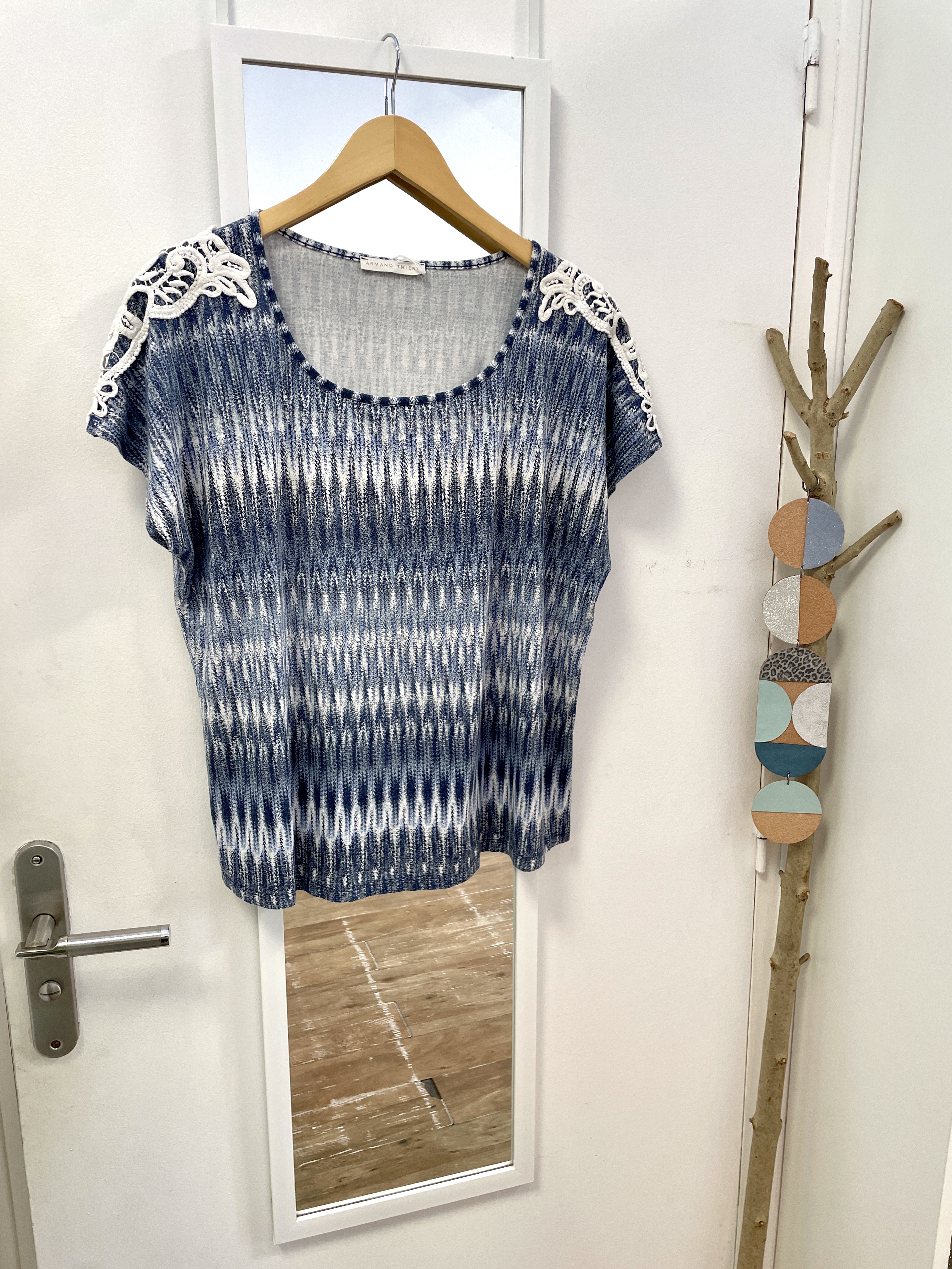 top, tee-shirt, débardeur, haut, prêt à porter, mode, vêtements, friperie, seconde main, grande taille, boutique nantaise, kapsule éphémère, kapsule ephémère