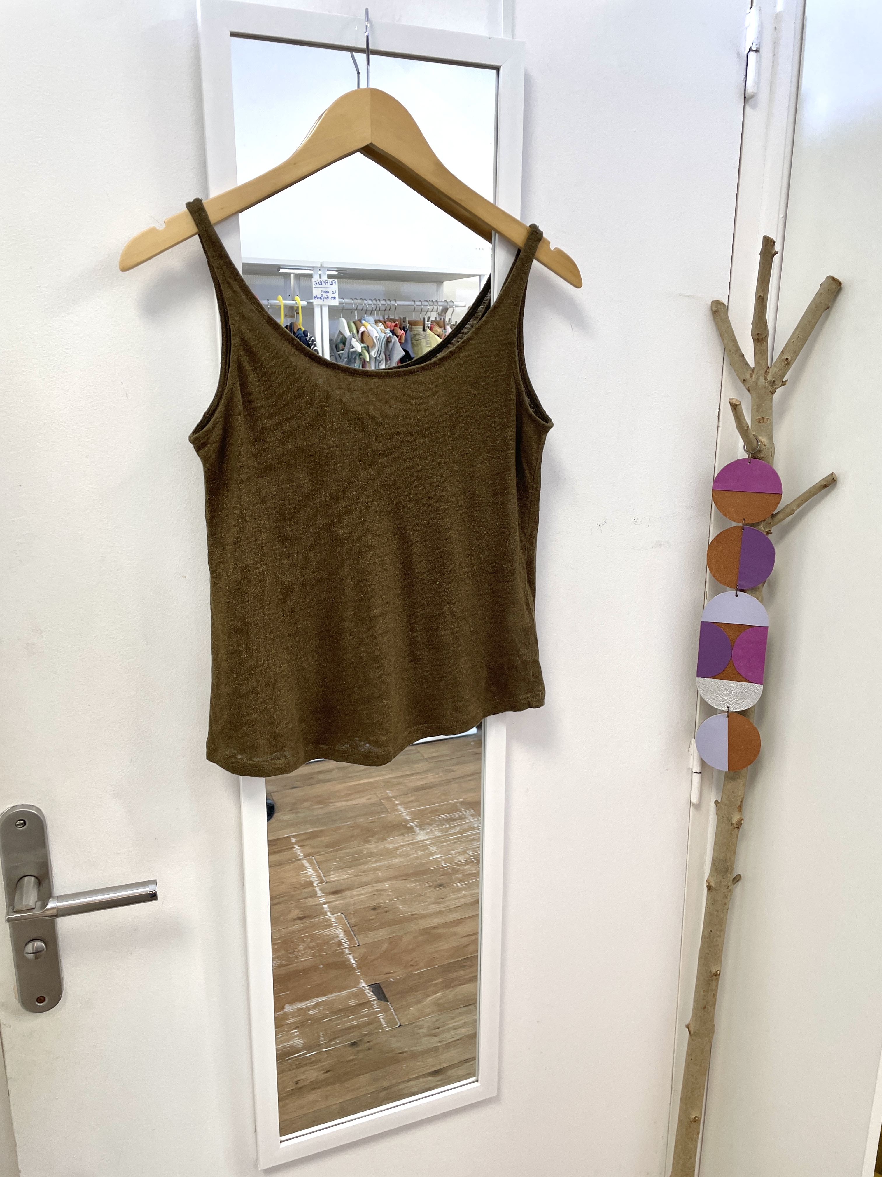 top, tee-shirt, débardeur, haut, prêt à porter, mode, vêtements, friperie, seconde main, bizzbee