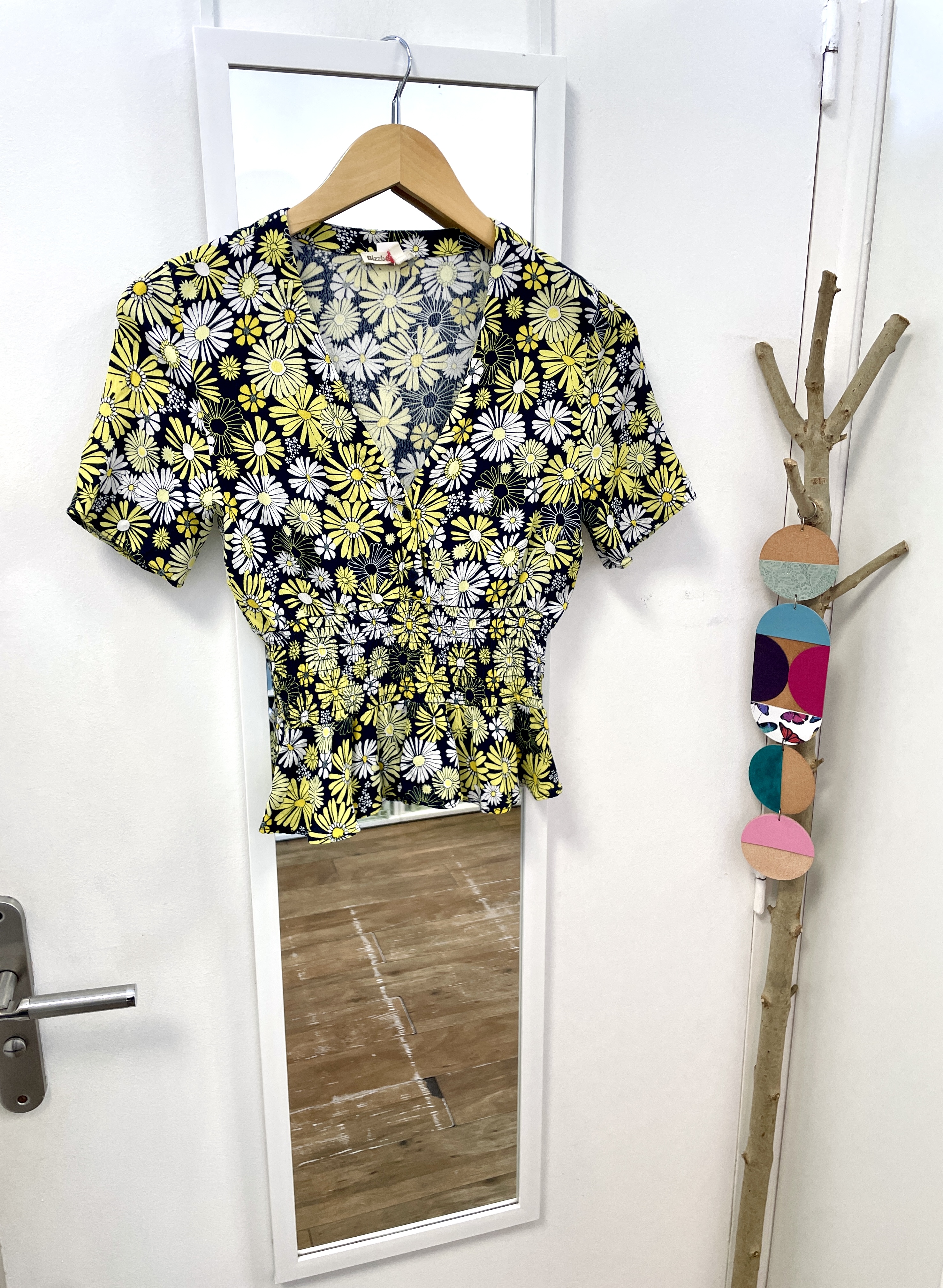 top, tee-shirt, débardeur, haut, prêt à porter, mode, vêtements, friperie, seconde main, bizzbee