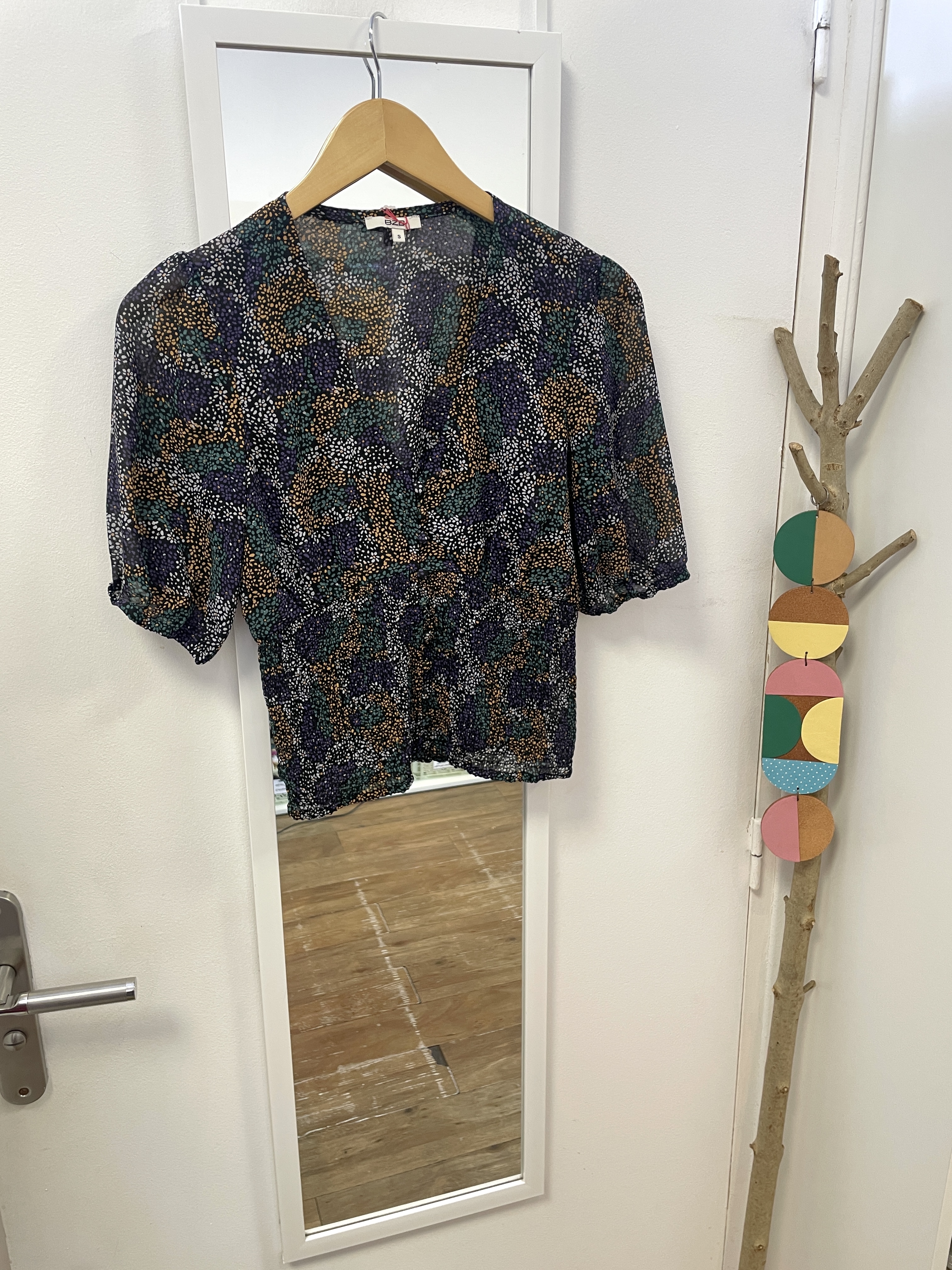 top, tee-shirt, débardeur, haut, prêt à porter, mode, vêtements, friperie, seconde main, bzb