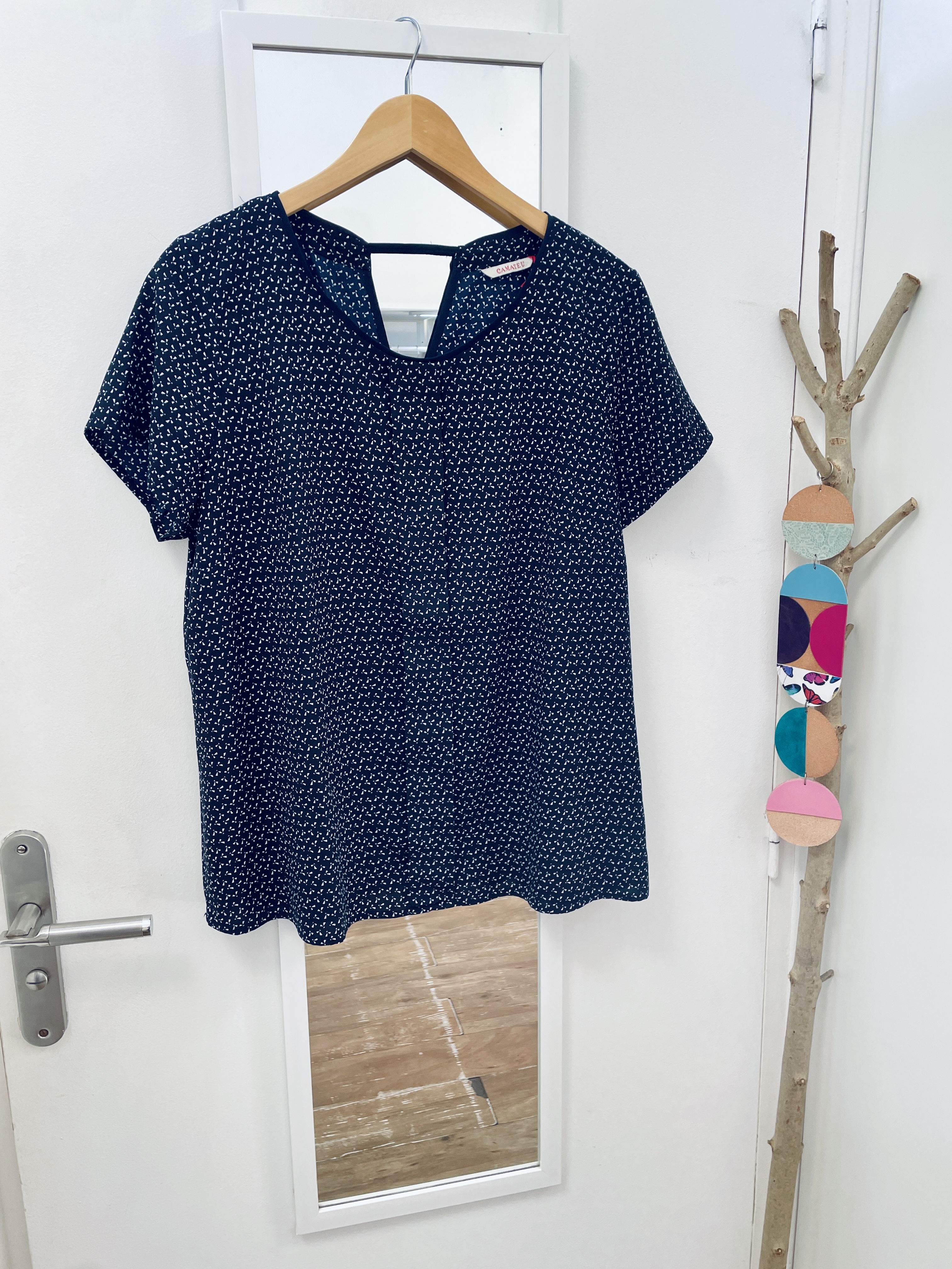 top, tee-shirt, débardeur, haut, prêt à porter, mode, vêtements, friperie, seconde main, camaïeu
