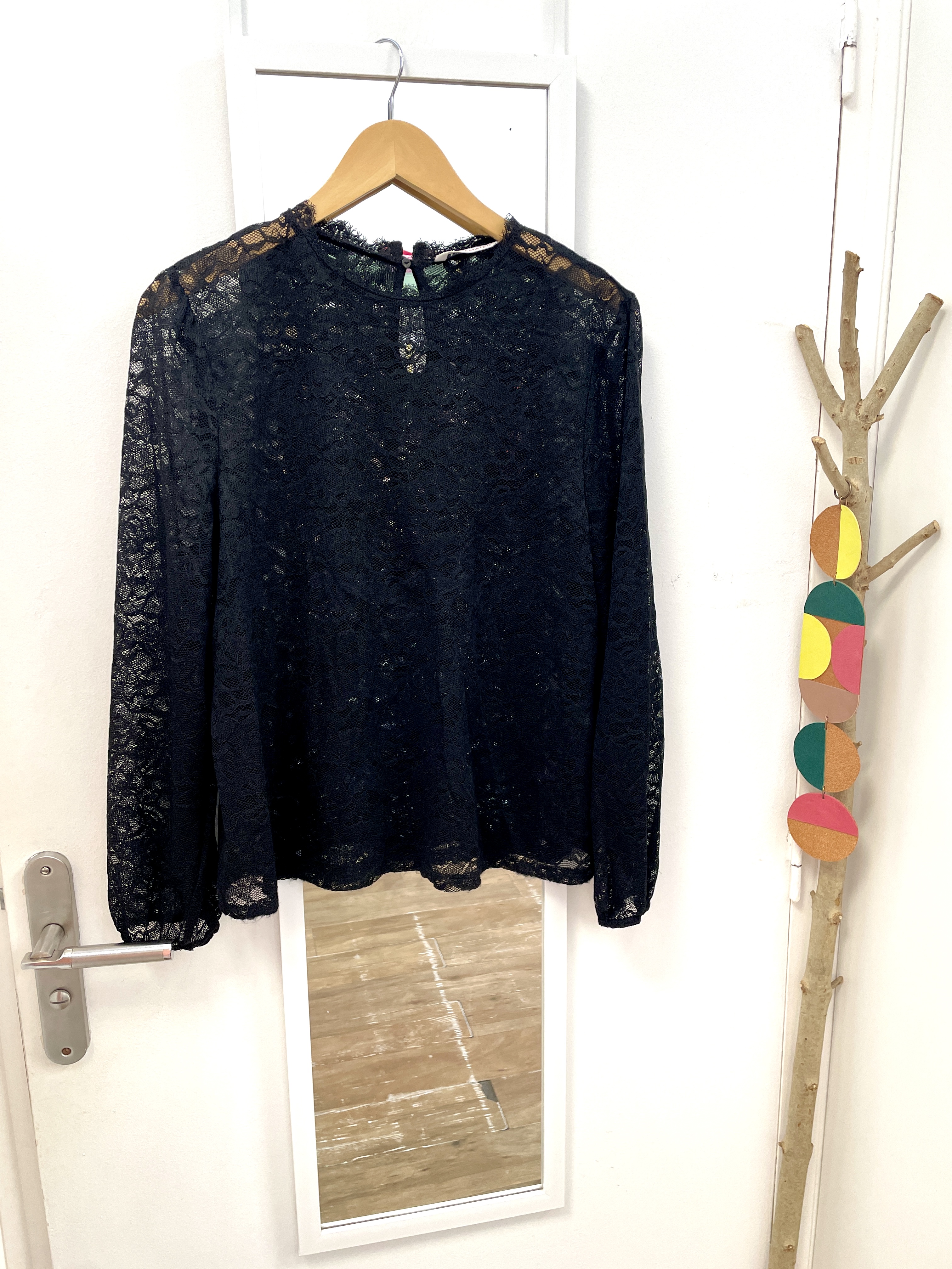 blouse, chemise, marque française, vêtement, prêt à porter, seconde main, friperie, vêtement d'occasion, grande taille, kapsule éphémère, dentelle, camaïeu