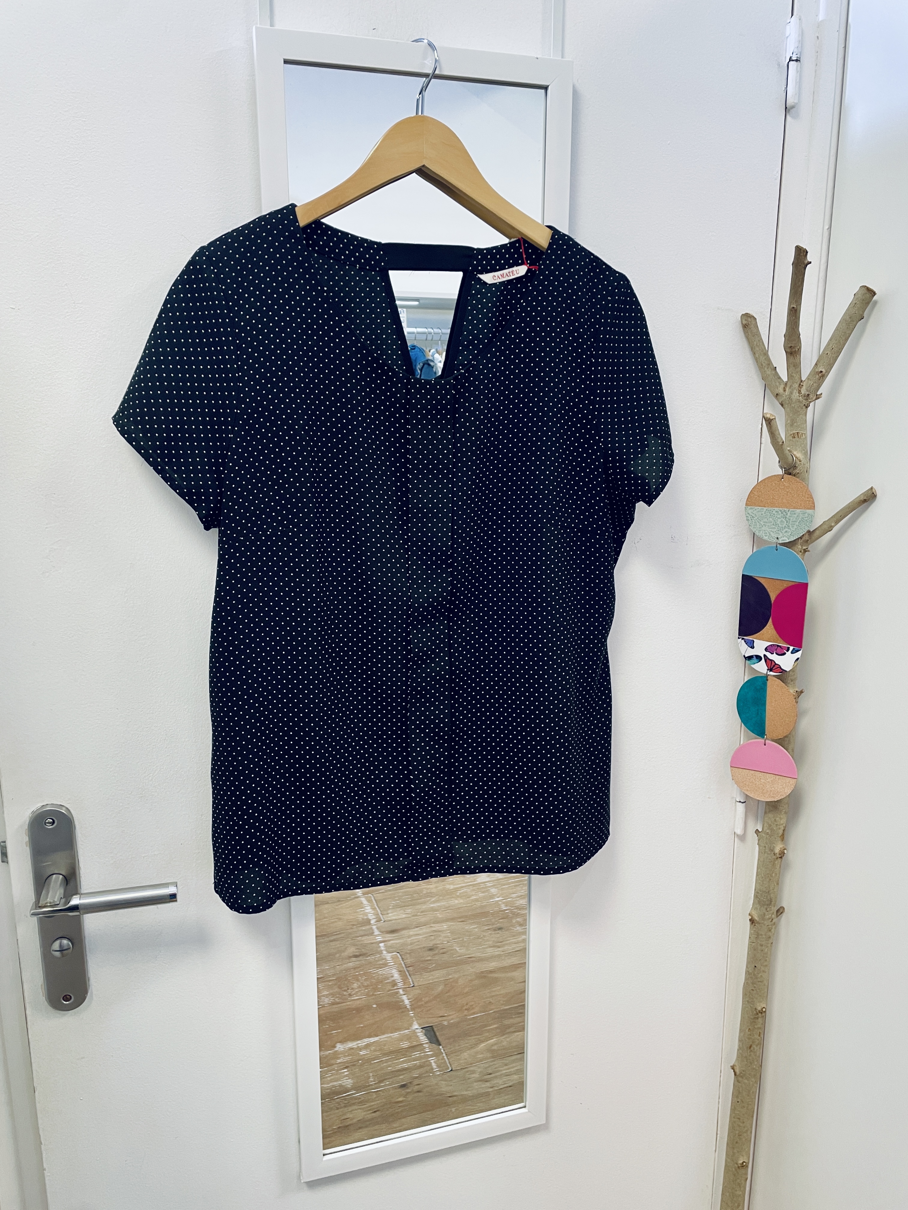 top, tee-shirt, débardeur, haut, prêt à porter, mode, vêtements, friperie, seconde main, camaïeu