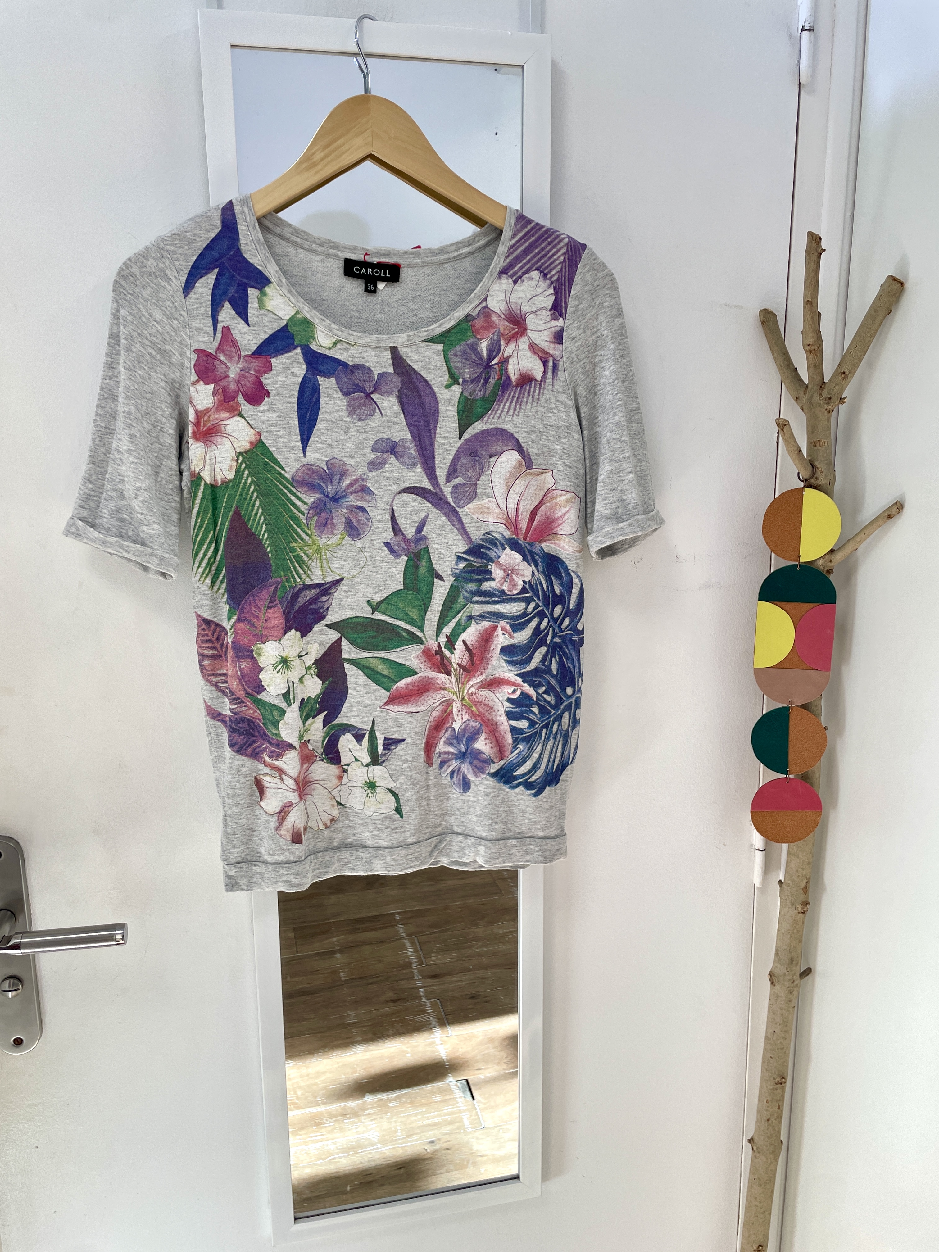 top, tee-shirt, débardeur, haut, prêt à porter, mode, vêtements, friperie, seconde main, caroll