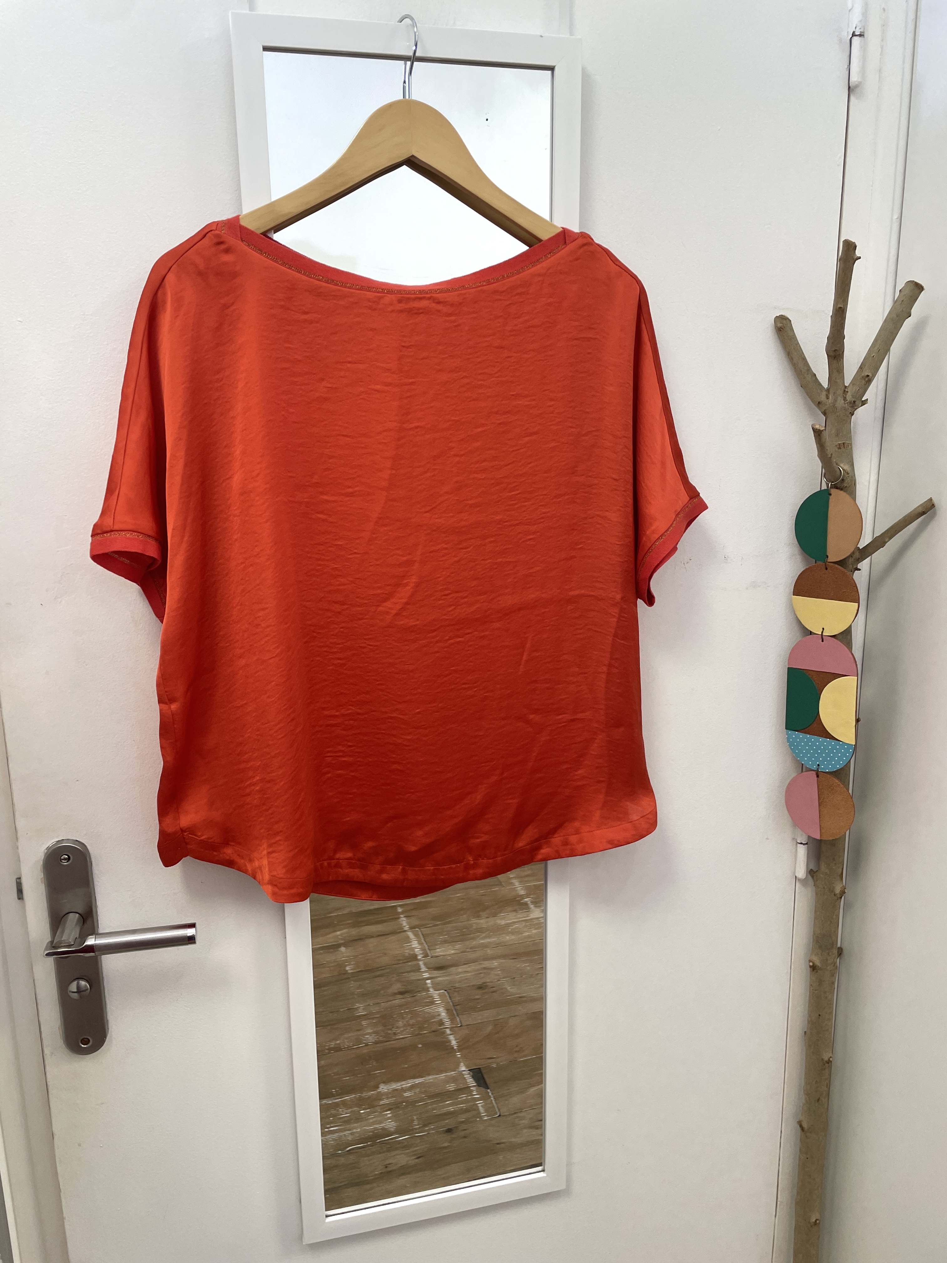 top, tee-shirt, débardeur, haut, prêt à porter, mode, vêtements, friperie, seconde main, elora