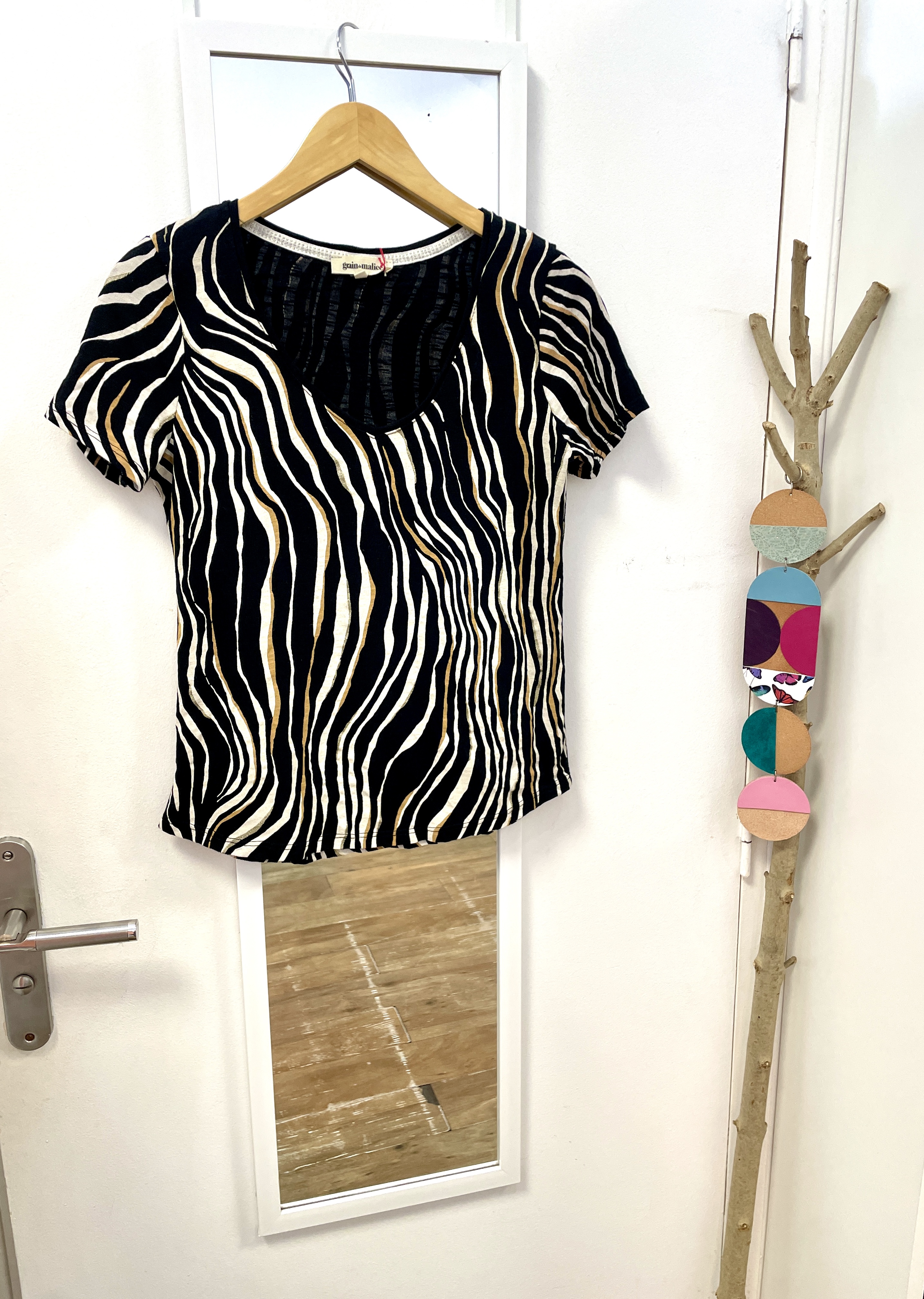 top, tee-shirt, débardeur, haut, prêt à porter, mode, vêtements, friperie, seconde main, grain de malice