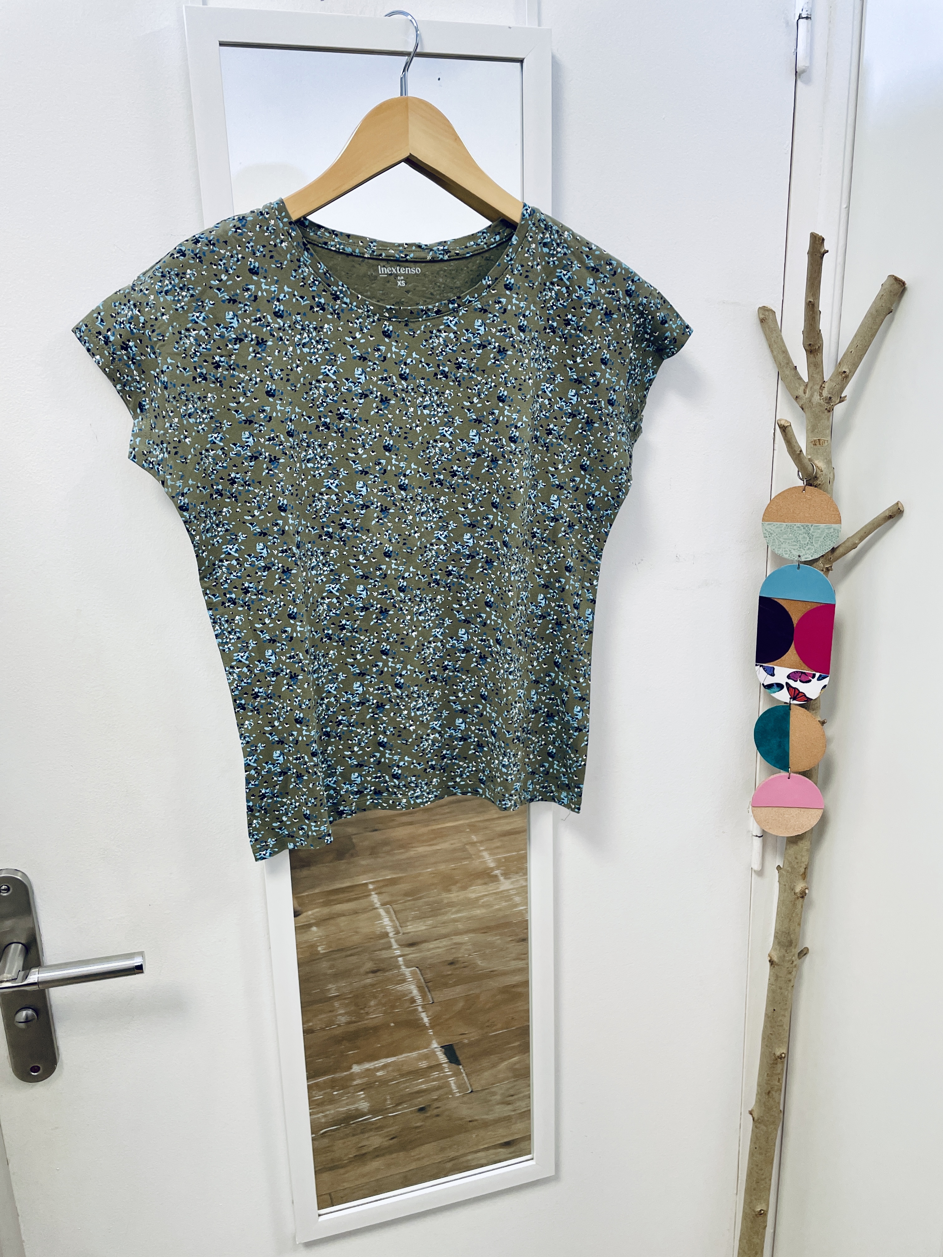 top, tee-shirt, débardeur, haut, prêt à porter, mode, vêtements, friperie, seconde main, in extenso