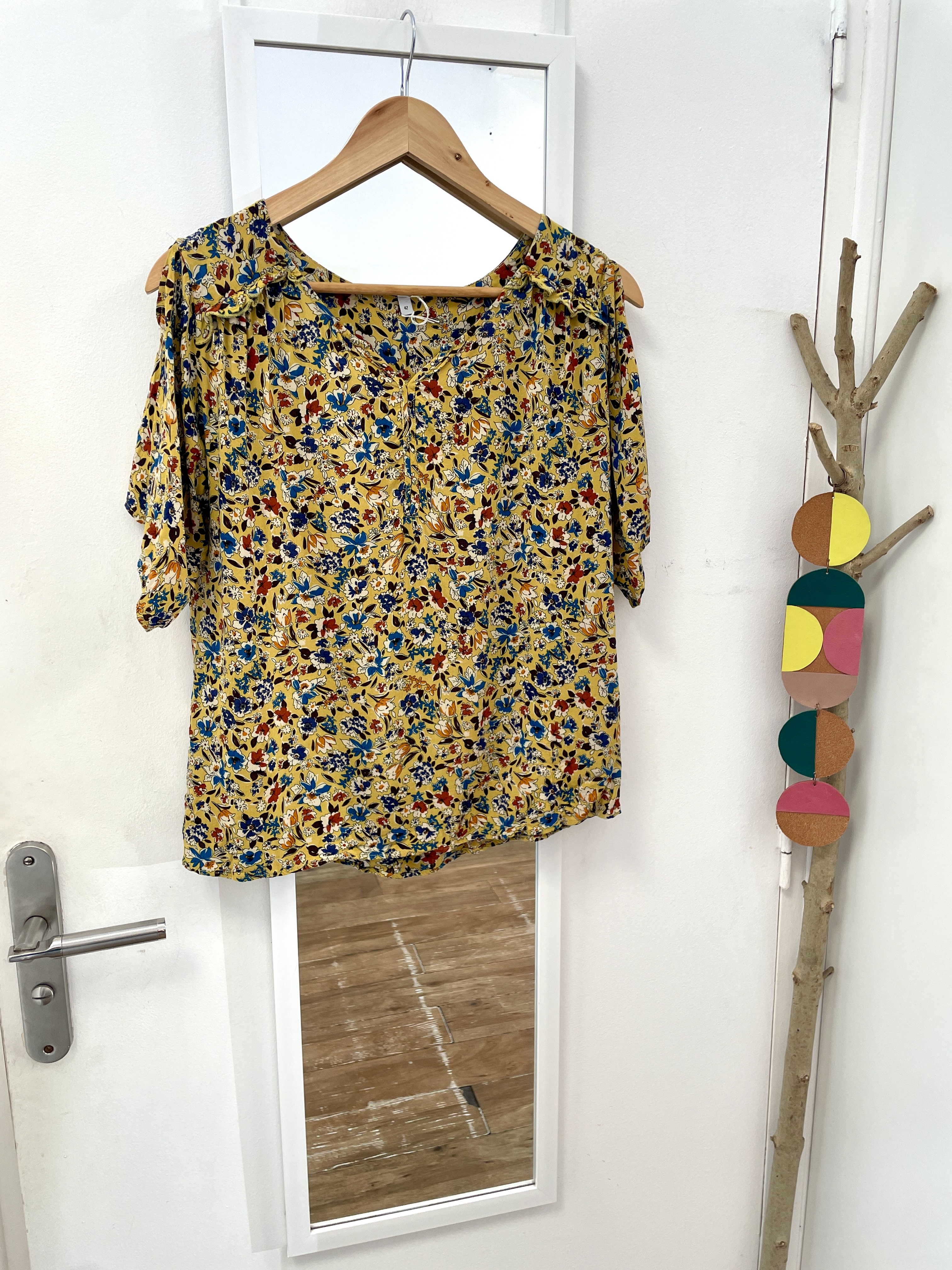 top, tee-shirt, débardeur, haut, prêt à porter, mode, vêtements, friperie, seconde main,