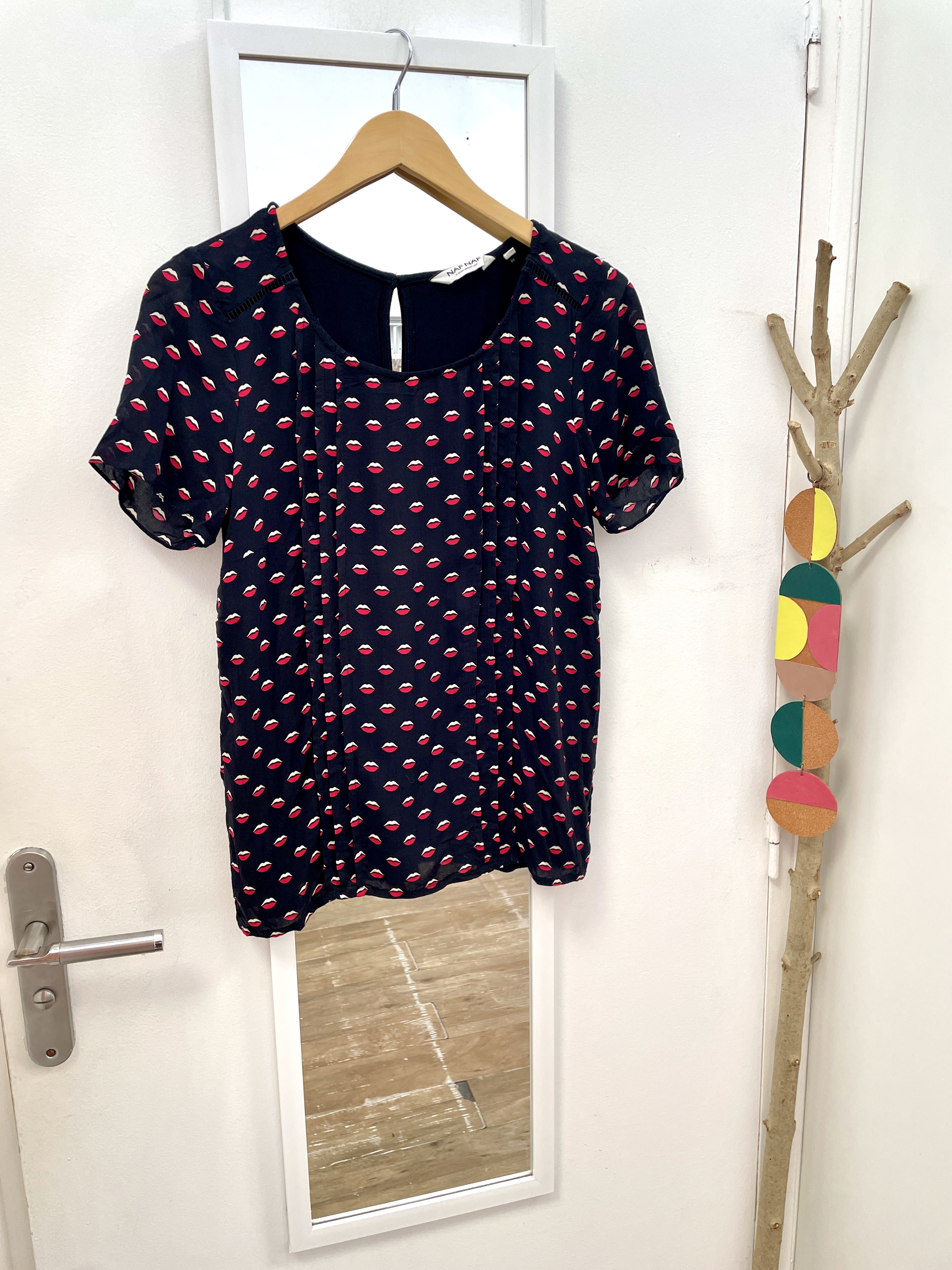 top, tee-shirt, débardeur, haut, prêt à porter, mode, vêtements, friperie, seconde main, naf naf