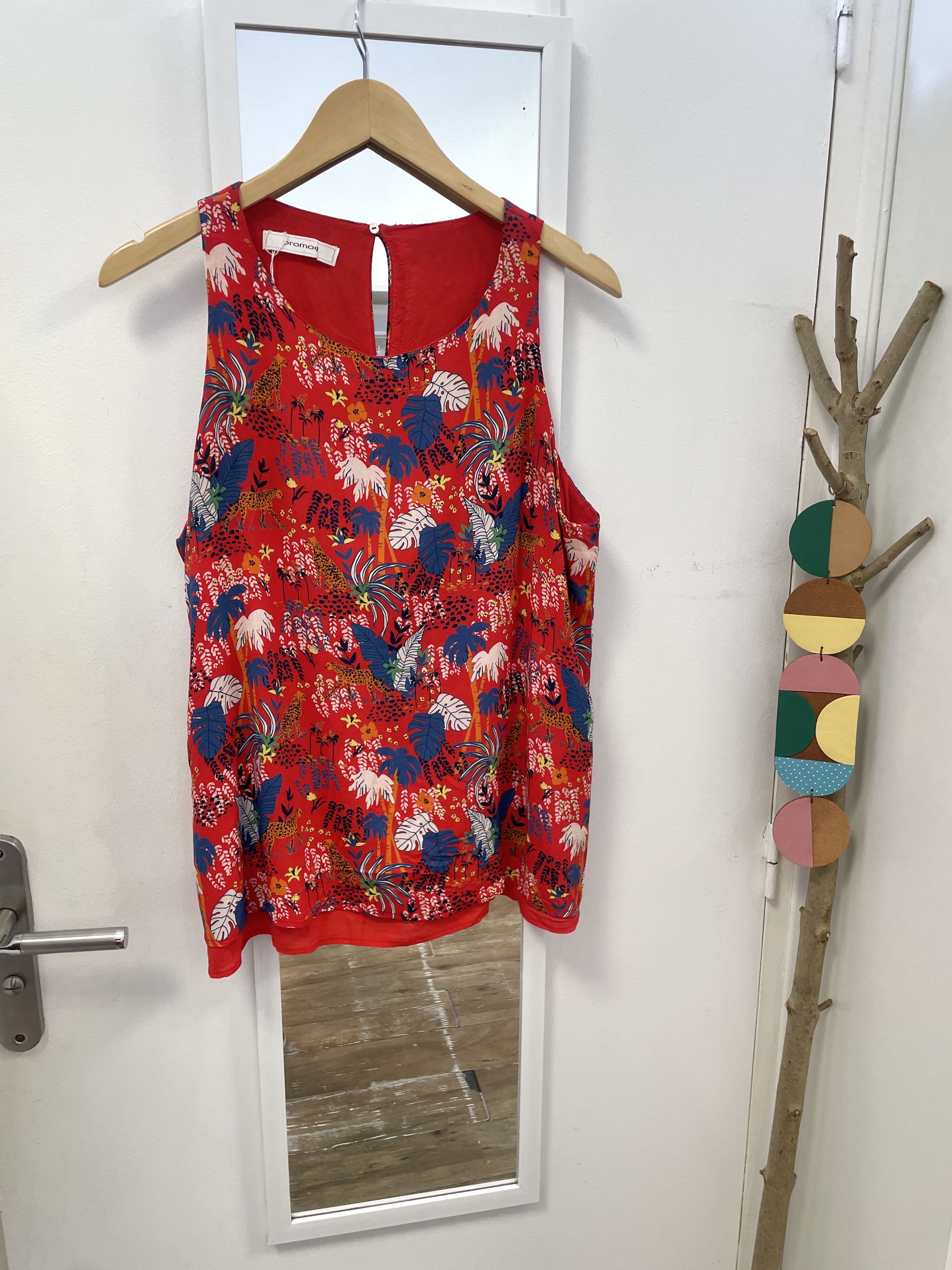 top, tee-shirt, débardeur, haut, prêt à porter, mode, vêtements, friperie, seconde main, grande taille, kapsule éphémère, promod