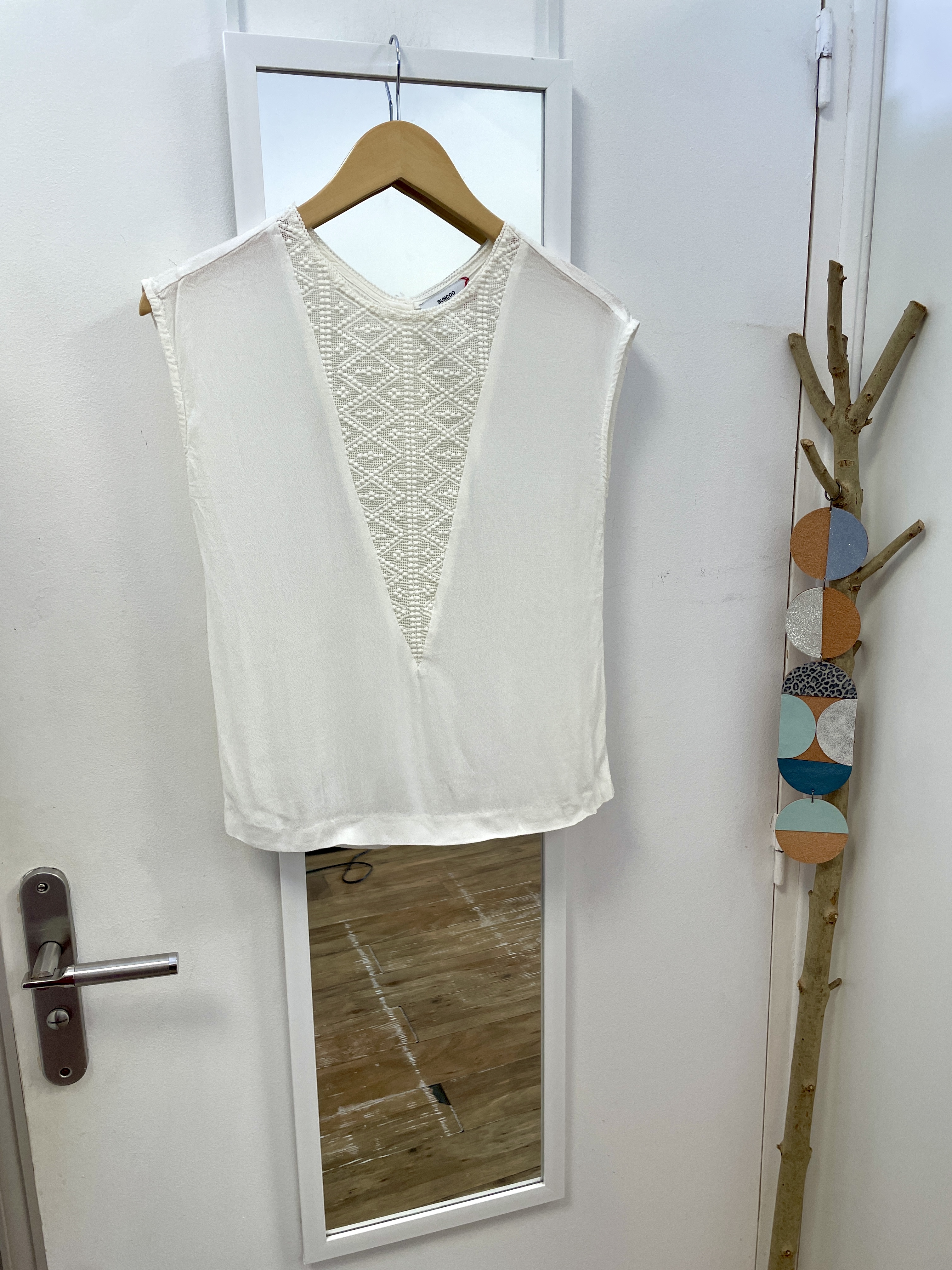 top, tee-shirt, débardeur, haut, prêt à porter, mode, vêtements, friperie, seconde main, suncoo