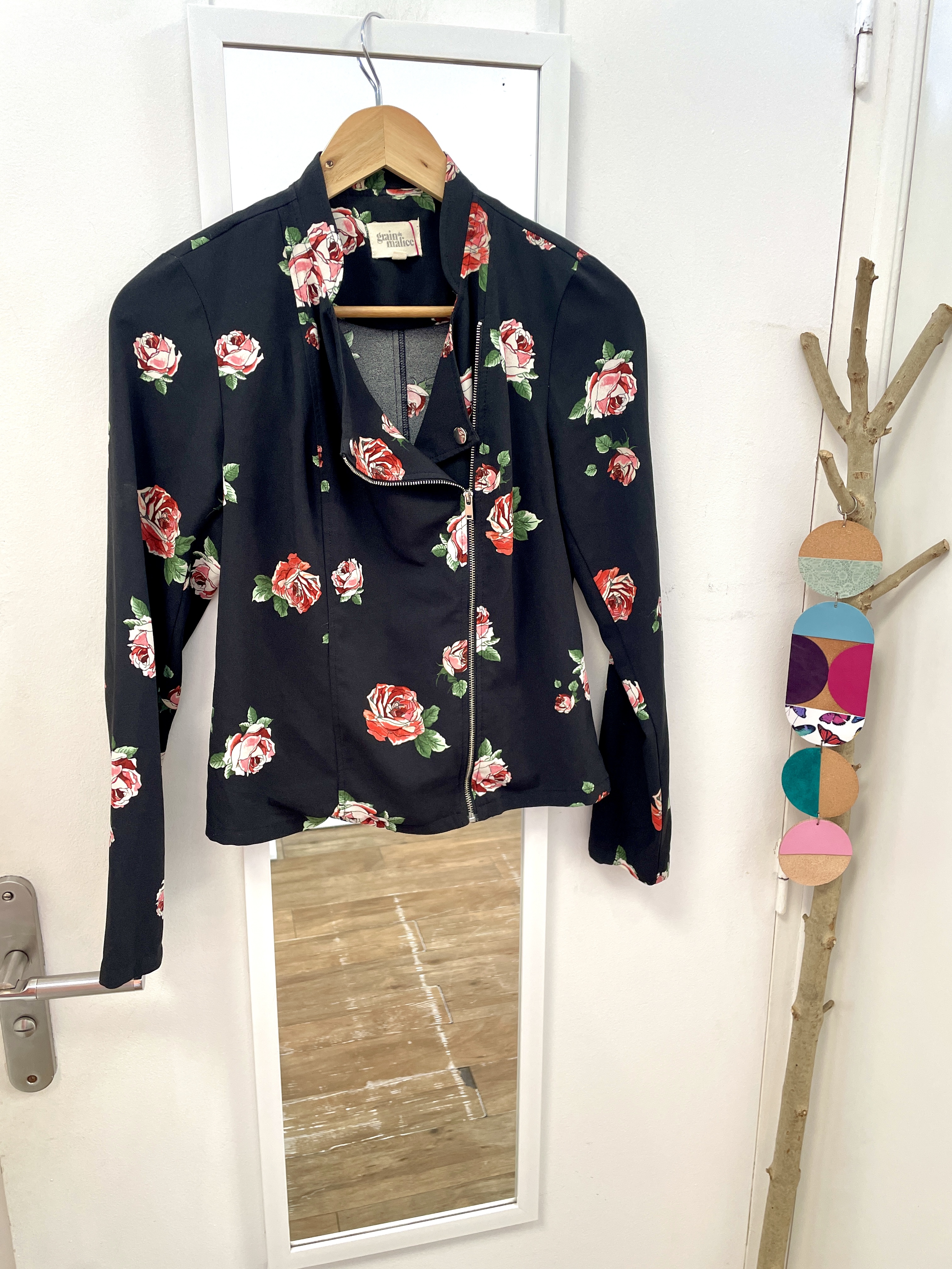 , veste, seconde main, friperie, vêtements, prêt à porter, marque française, tailleur, kapsule éphémère, grain de malice
