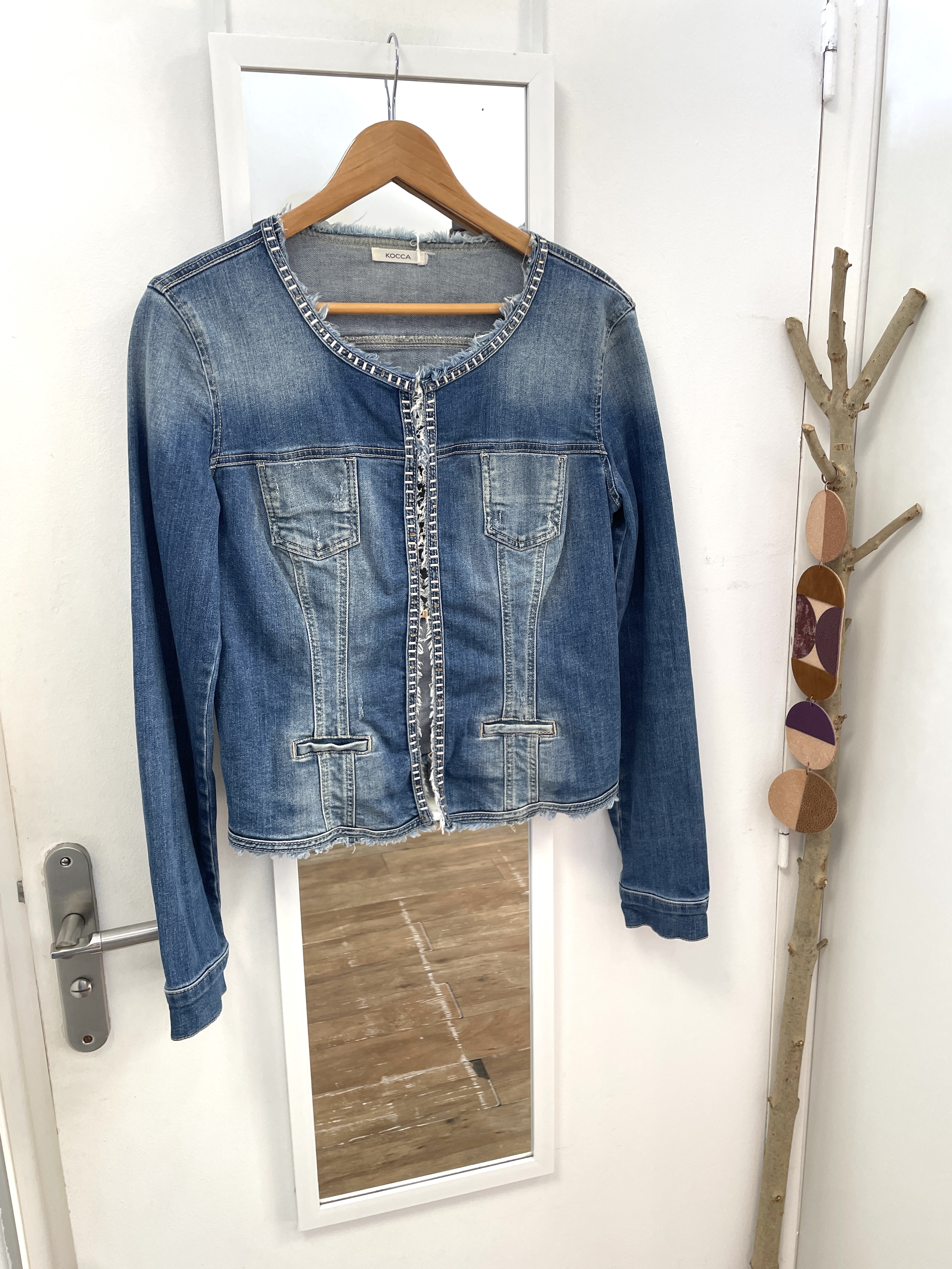 , veste, seconde main, friperie, vêtements, prêt à porter, marque française, tailleur, kapsule éphémère, kocca, jean