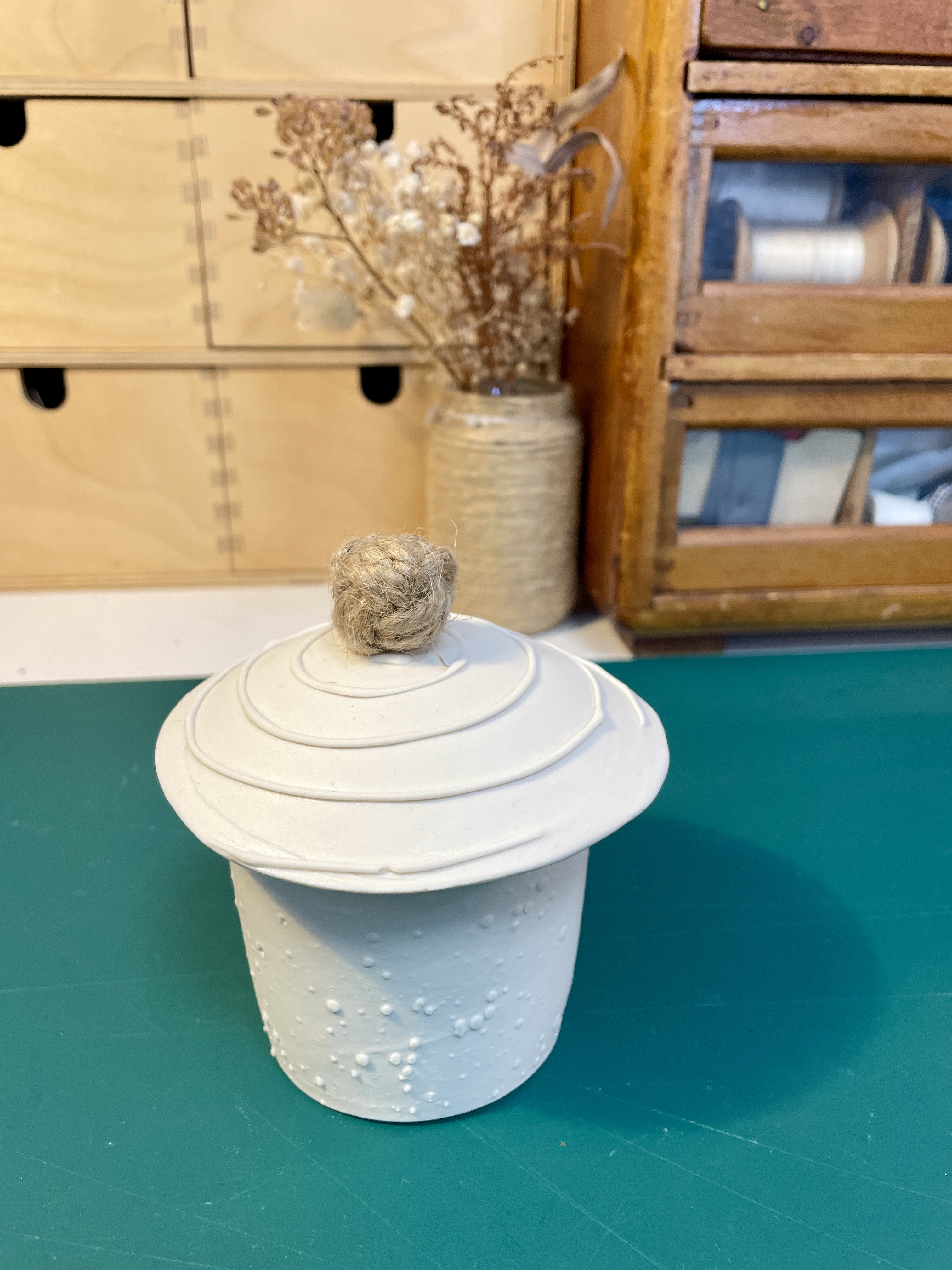 coupelle, tasse, mug, saladier, bol à ramen, beurrier, porcelaine, poterie, déco, cuisine, fait main, modèle unique, idée cadeau, fête des mères, création française, fabrication locale, boutique de créateurs, kapsule éphémère