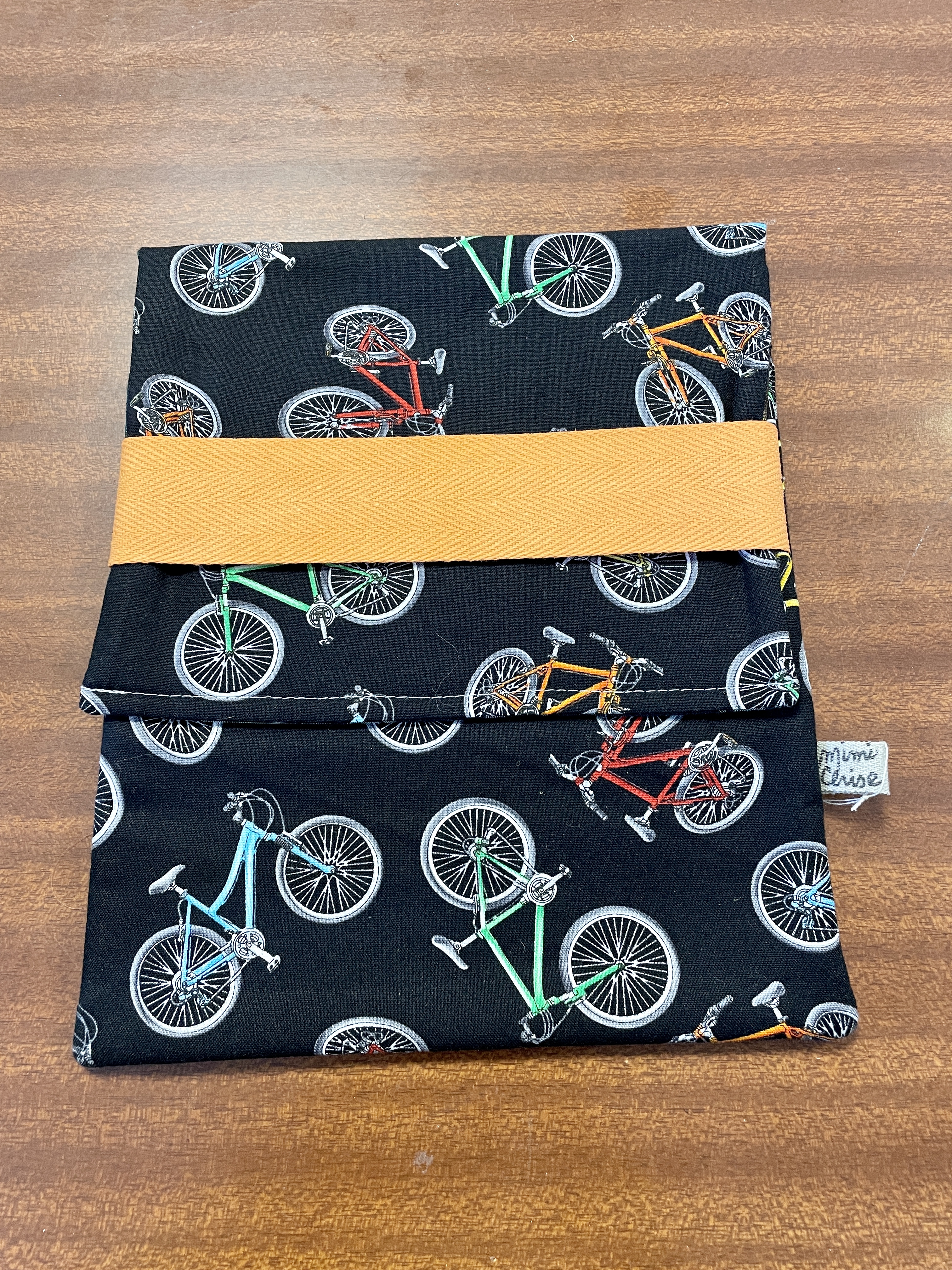 pochette, trousse, accessoires, bandeau, fait main, upcycling, idée cadeau, édition limitée, modèle unique, créatrice française, made in france, boutique de créateurs, boutique nantaise, kapsule éphémère