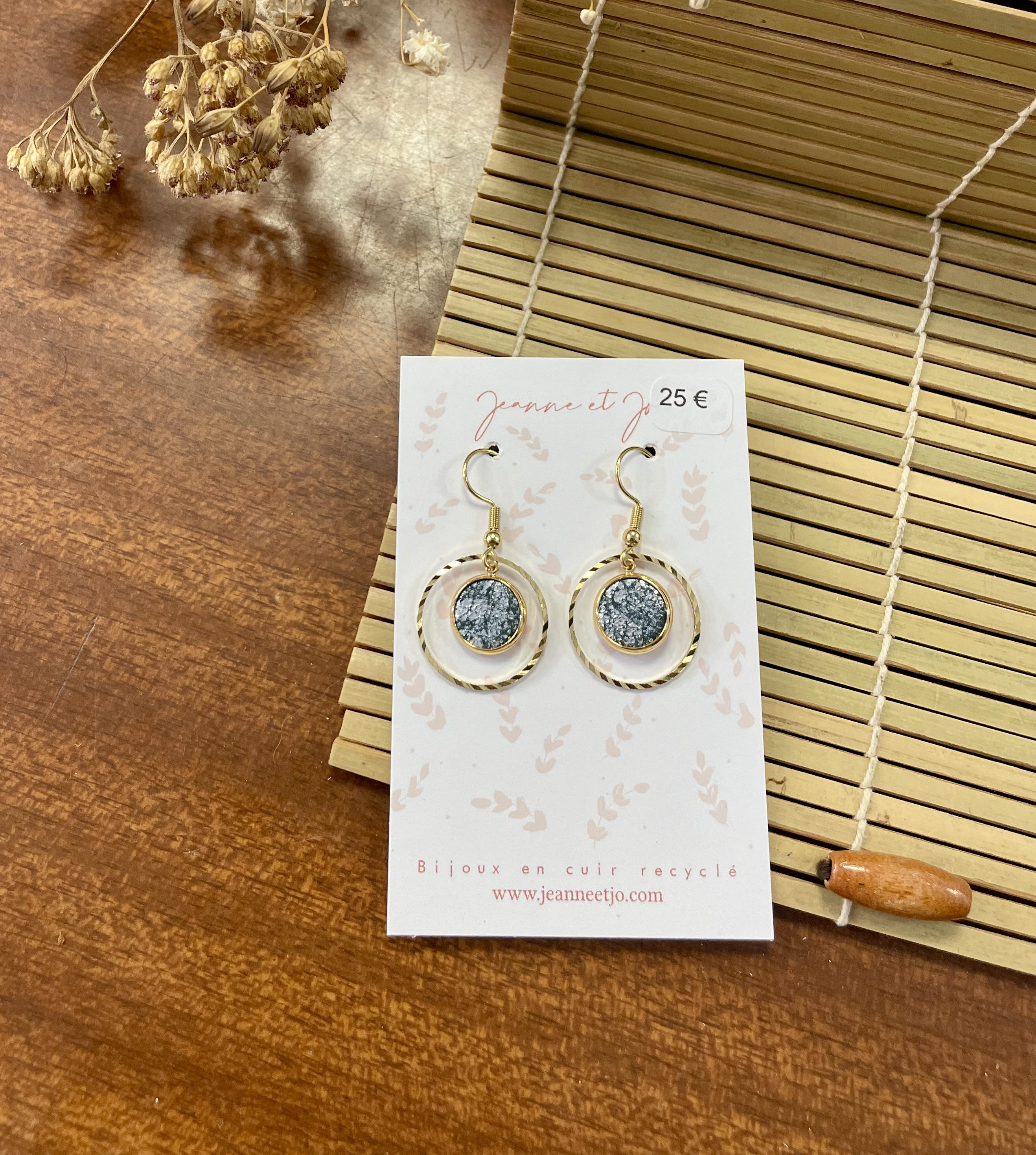 , pin's, broche, bijoux, cuir, fait main, créatrice française, made in france, idée cadeau, boutique nantaise, boutique de créateurs, kapsule éphémère